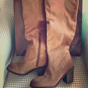 NWB Diba True Leg Up Leather Heel Boots 6M